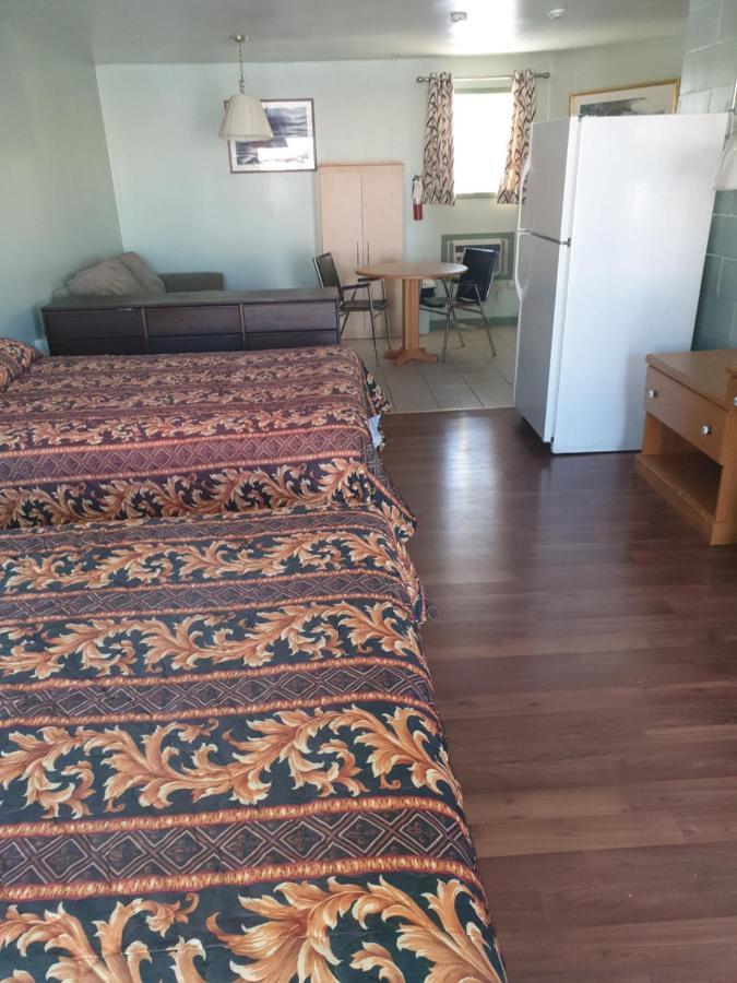 Chimo Motel Cochrane Exteriör bild