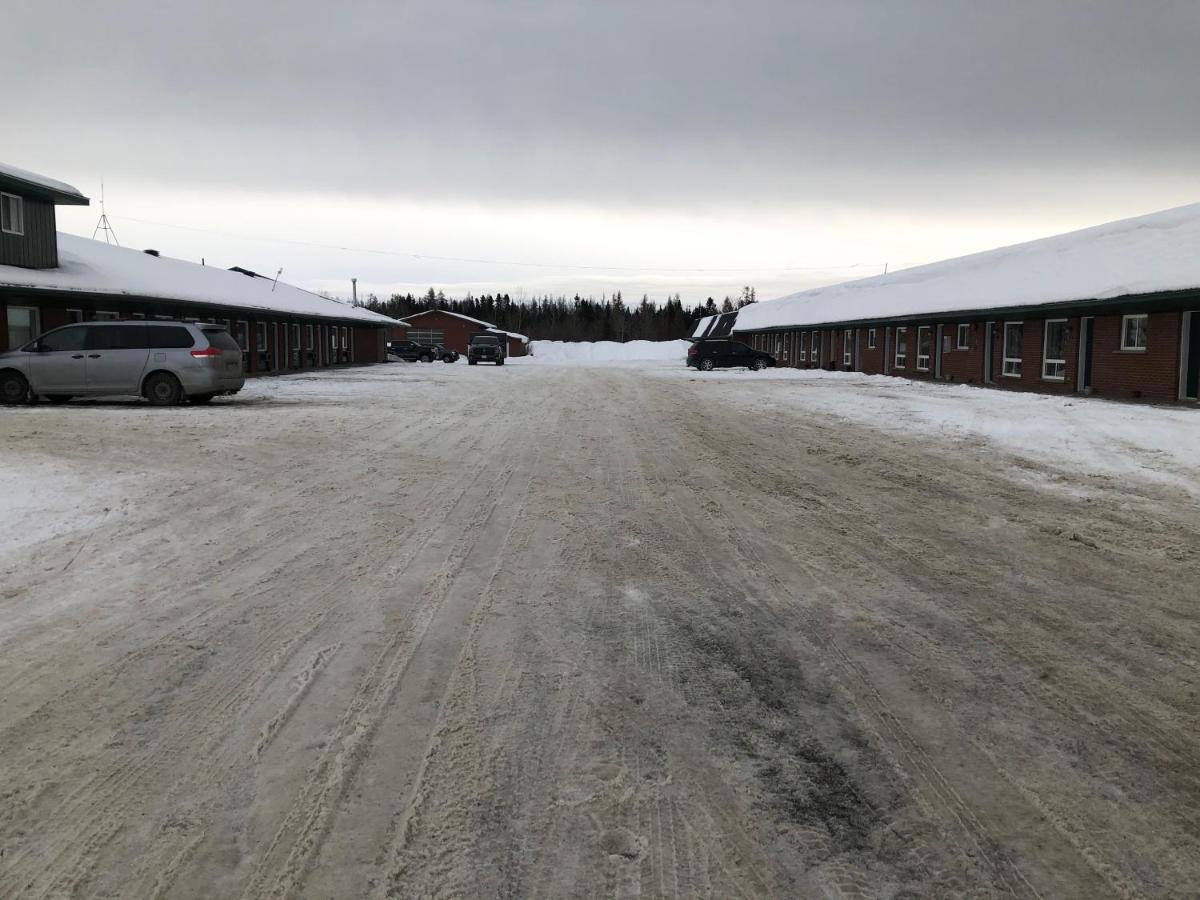 Chimo Motel Cochrane Exteriör bild